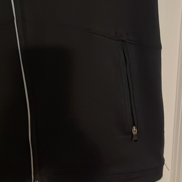 Under Armour women’s Cold Gear Infared Reflective Vest - Picture 3 of 6